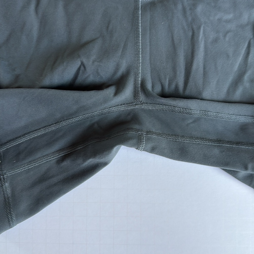 Lulu Lemon Grey Women's High-Waisted Biker 6” Shorts - Size 2 NWOT - Picture 6 of 10